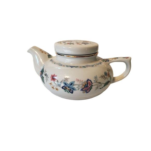 Andrea by Sadek Teapot - Picture 1 of 11